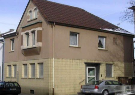 Wilhelmstr. 2 - Postdienststelle von 1935 - 1955, später Sparkassen-Zweigstelle, danach Handarbeitsgeschäft und zuletzt Polizeiposten Plankstadt